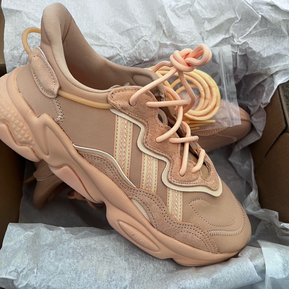 Adidas Women's Peach Sneakers